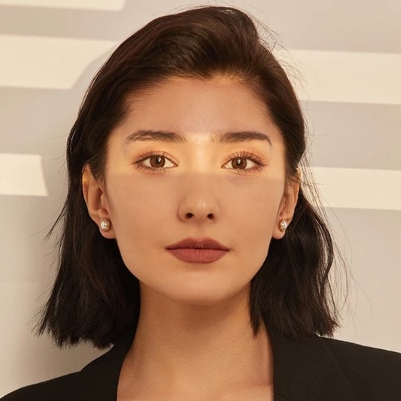 💛Gold plated Pearl screw-back stud earrings - Picture 6 of 6